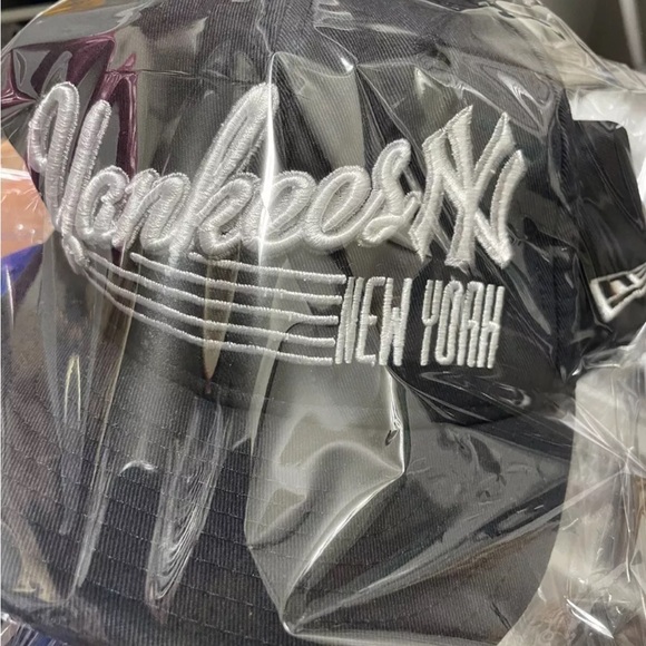 New York Yankees Fitted Cap New Era In Excellent Condition - Picture 9 of 9